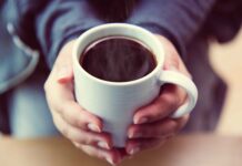 Помірне споживання кофеїну пов’язане з нижчим ризиком розвитку деменції