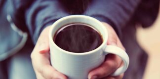 Помірне споживання кофеїну пов’язане з нижчим ризиком розвитку деменції